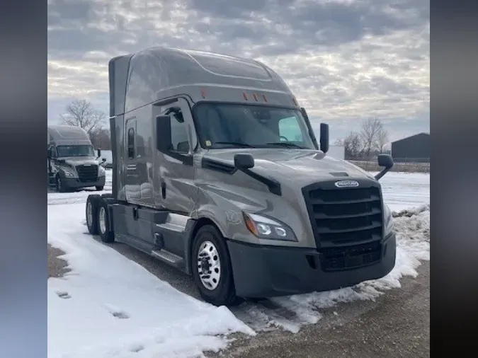 2025 FREIGHTLINER Cascadia 126