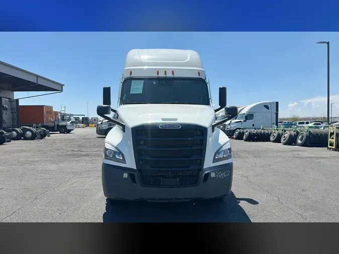 2023 Freightliner Cascadia 126