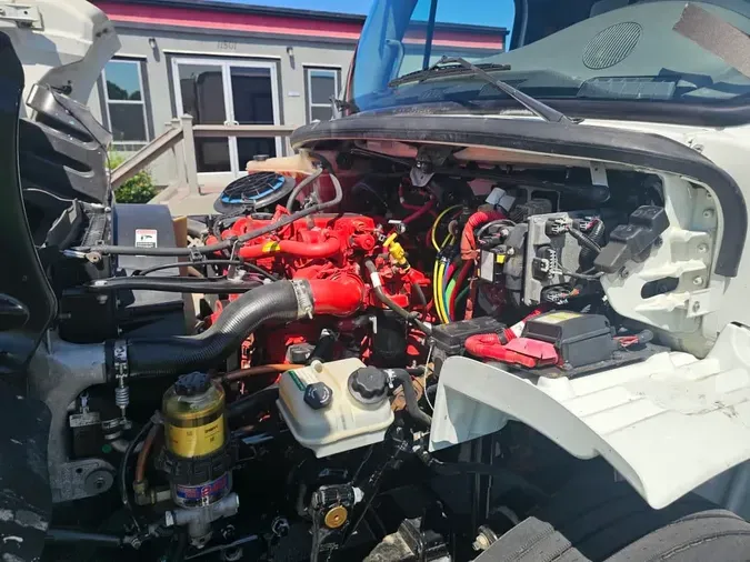 2018 FREIGHTLINER M2 106