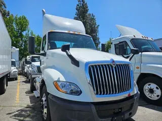 2021 NAVISTAR INTERNATIONAL LT625 DAYCAB S/A