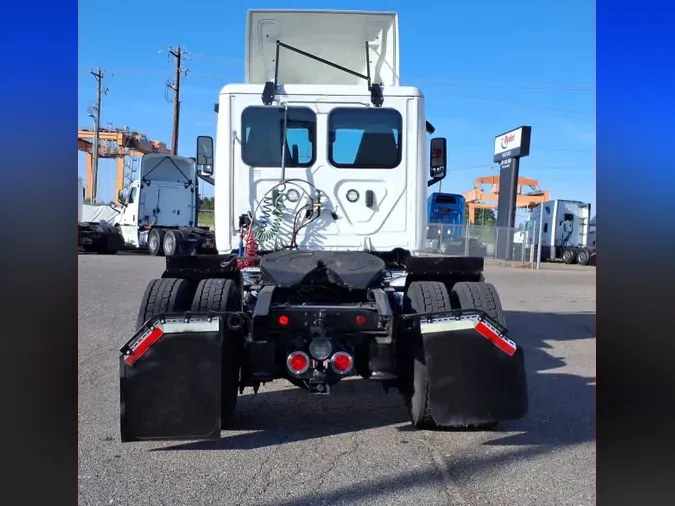 2020 FREIGHTLINER/MERCEDES NEW CASCADIA 1163a8e84f863f1dee275d85c4ca7e9b6ac