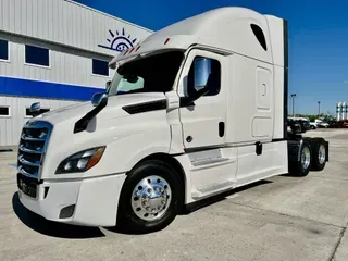 2020 Freightliner Cascadia 126