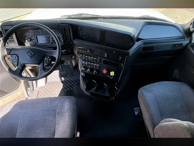 2022 INT LT625 6x4