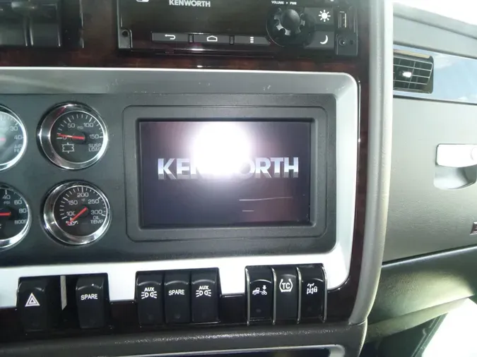 2023 Kenworth W900