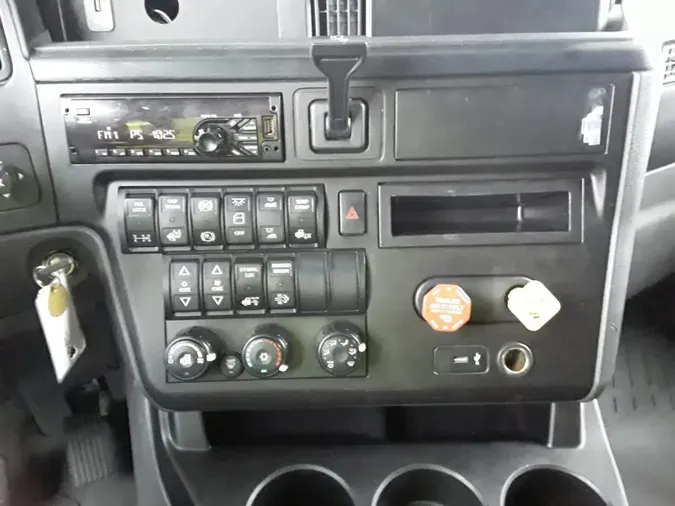 2020 NAVISTAR INTERNATIONAL LT625 SLPR CAB