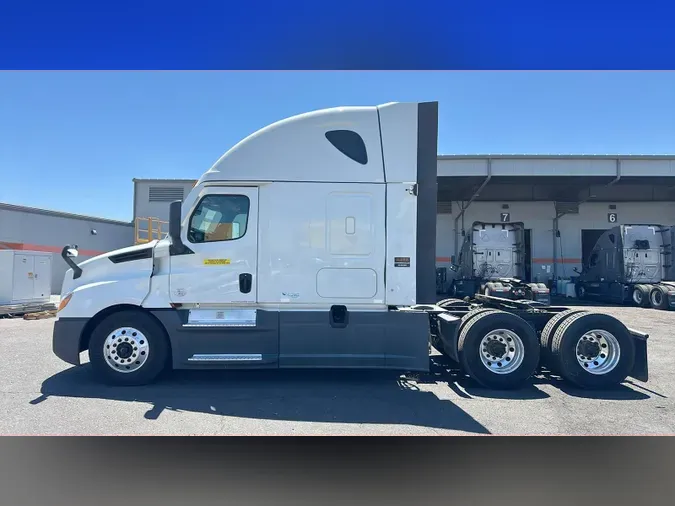 2024 Freightliner Cascadia 126