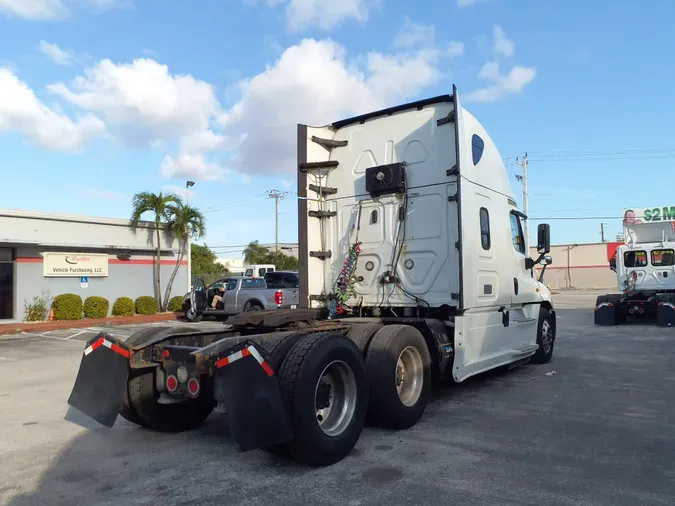 2020 FREIGHTLINER/MERCEDES CASCADIA 125