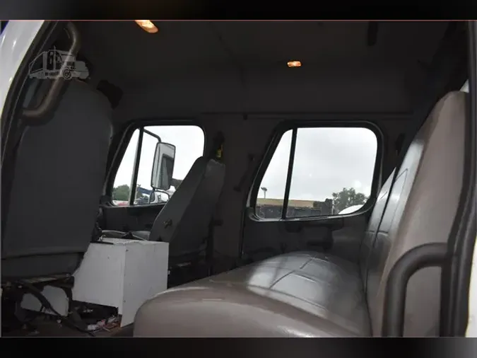 2005 FREIGHTLINER BUSINESS CLASS M2 112