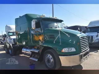 2009 MACK PINNACLE CXU613