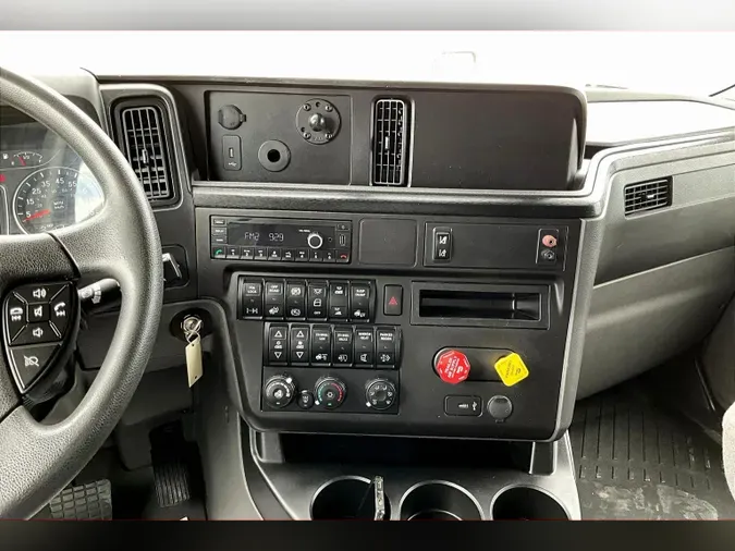 2022 INT LT625 6x4