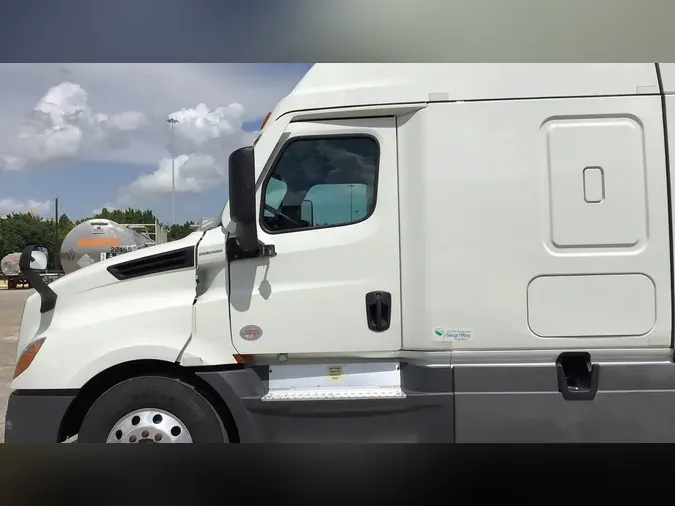 2021 Freightliner Cascadia