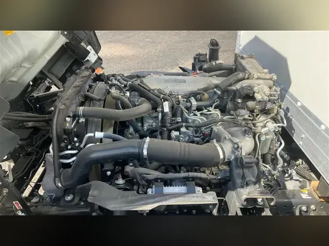 2021 ISUZU NPR-XD