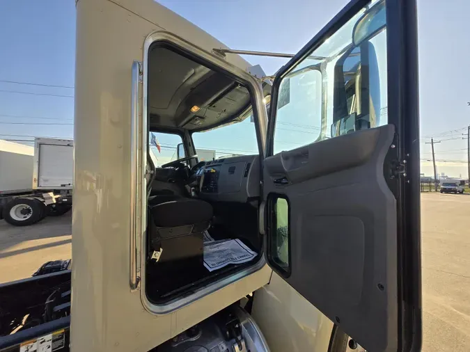 2018 Peterbilt 337