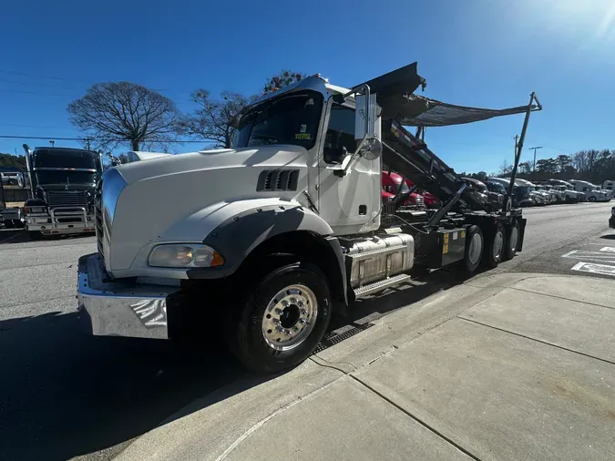 2018 Mack GU813