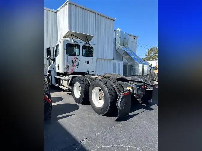 2016 FREIGHTLINER/MERCEDES CASCADIA 125