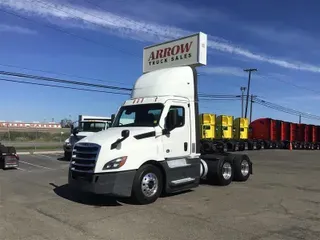 2021 FREIGHTLINER CA126