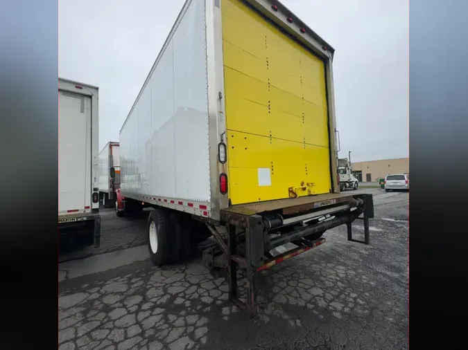 2018 FREIGHTLINER M2 106
