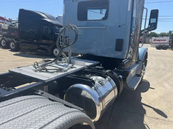 2021 Peterbilt 567