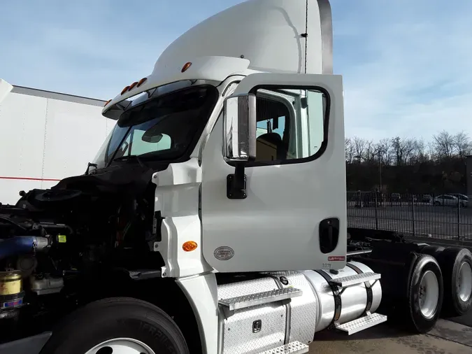 2019 FREIGHTLINER/MERCEDES CASCADIA 1253ab57c8c240e474dde6bbd591553b619