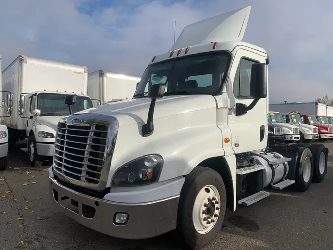 2016 FREIGHTLINER/MERCEDES CASCADIA 125