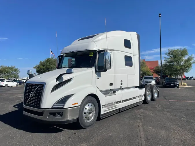 2025 VOLVO VNL64T860