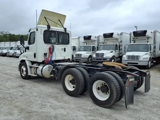 2017 FREIGHTLINER CASCADIA 113