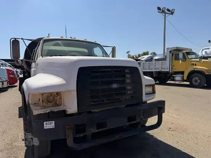 1995 FORD F800