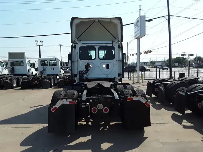 2017 FREIGHTLINER CASCADIA 125