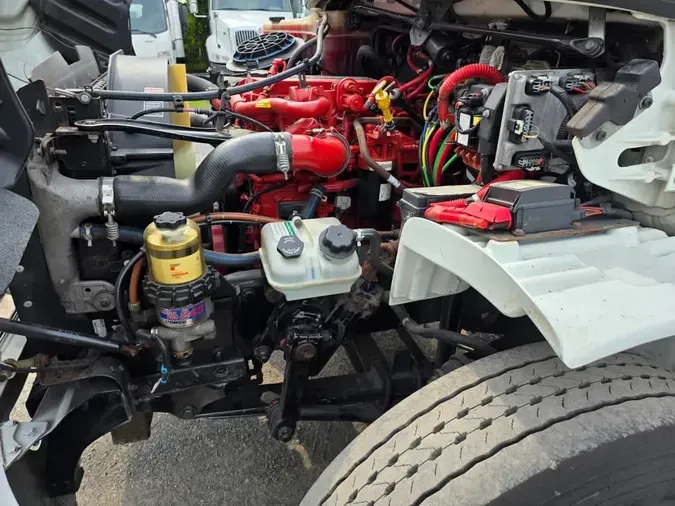 2019 FREIGHTLINER M2 106