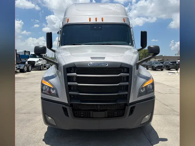 2022 Freightliner Cascadia 126