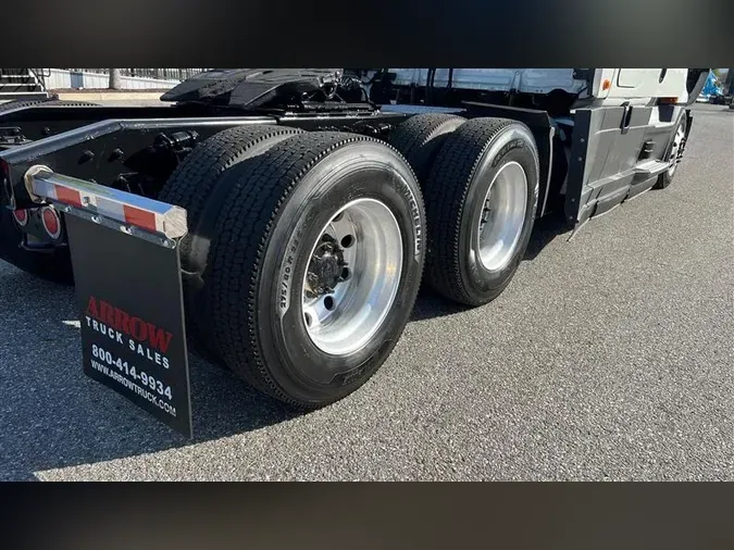 2021 FREIGHTLINER CA126