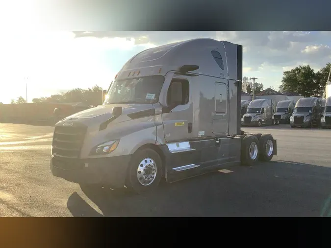 2022 Freightliner Cascadia 126