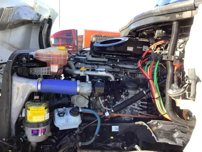2020 Freightliner Cascadia 126