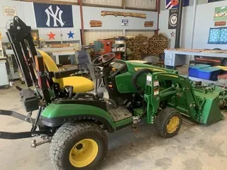 2017 John Deere 1025R