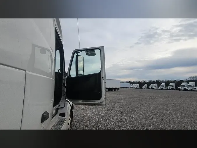 2020 Volvo VNL 760