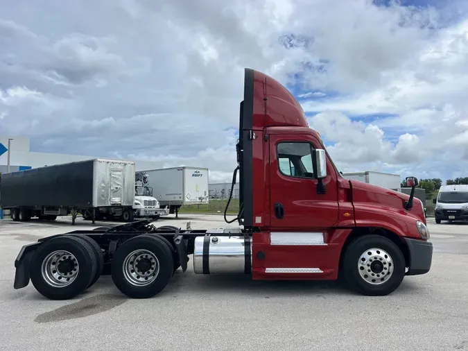 2019 Freightliner Cascadia 125