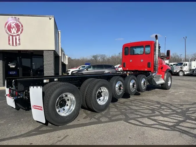 2025 Kenworth T880