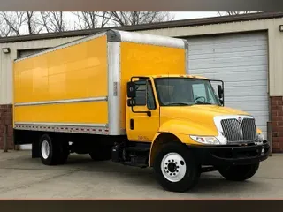 2018 International 4300 SBA 4X2