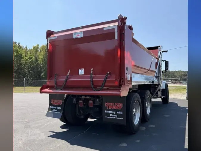 2025 VOLVO VHD64F300