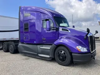 2022 KENWORTH T680