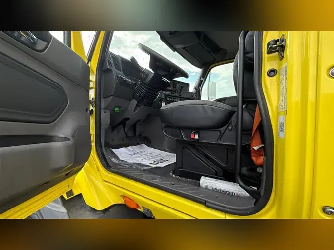 2018 INTERNATIONAL RH613