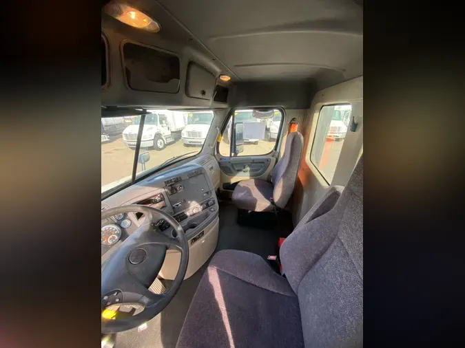 2018 FREIGHTLINER/MERCEDES CASCADIA 1133ad9f83423a5bffca7210db30062f5a7