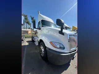 2021 NAVISTAR INTERNATIONAL LT625 DAYCAB S/A