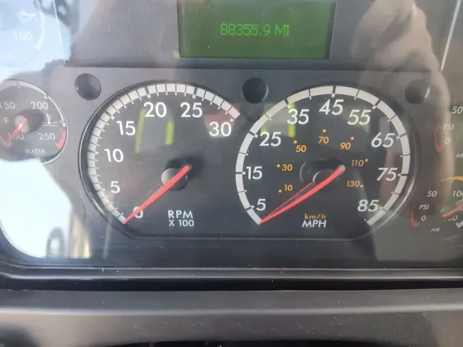 2019 FREIGHTLINER M2 106