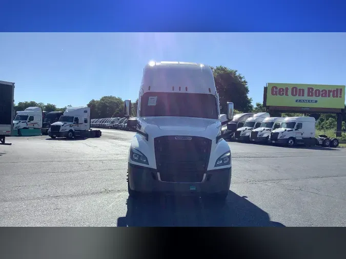 2022 Freightliner Cascadia 126