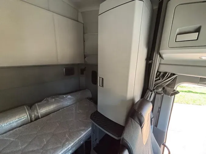 2022 Kenworth T680