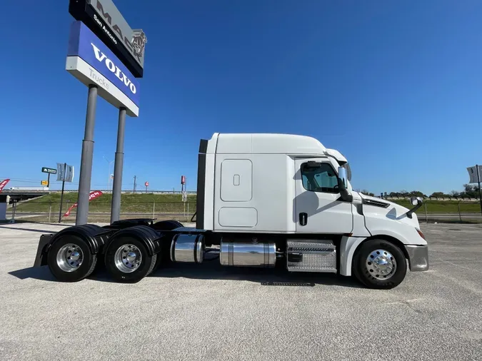 2021 FREIGHTLINER CASCADIA 126