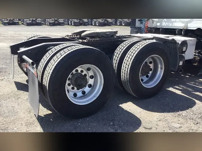 2020 Freightliner Cascadia 126