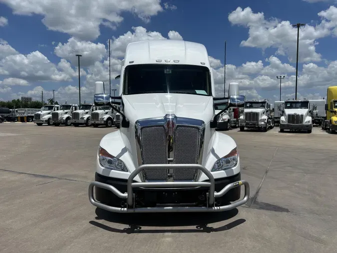 2023 Kenworth T680