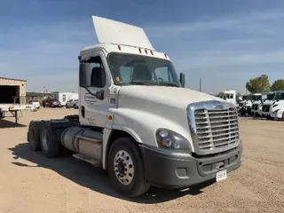 2017 FREIGHTLINER X12564ST